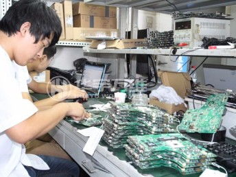 北京高中畢業生 學習手機維修技術，開啟月薪上萬的就業之路